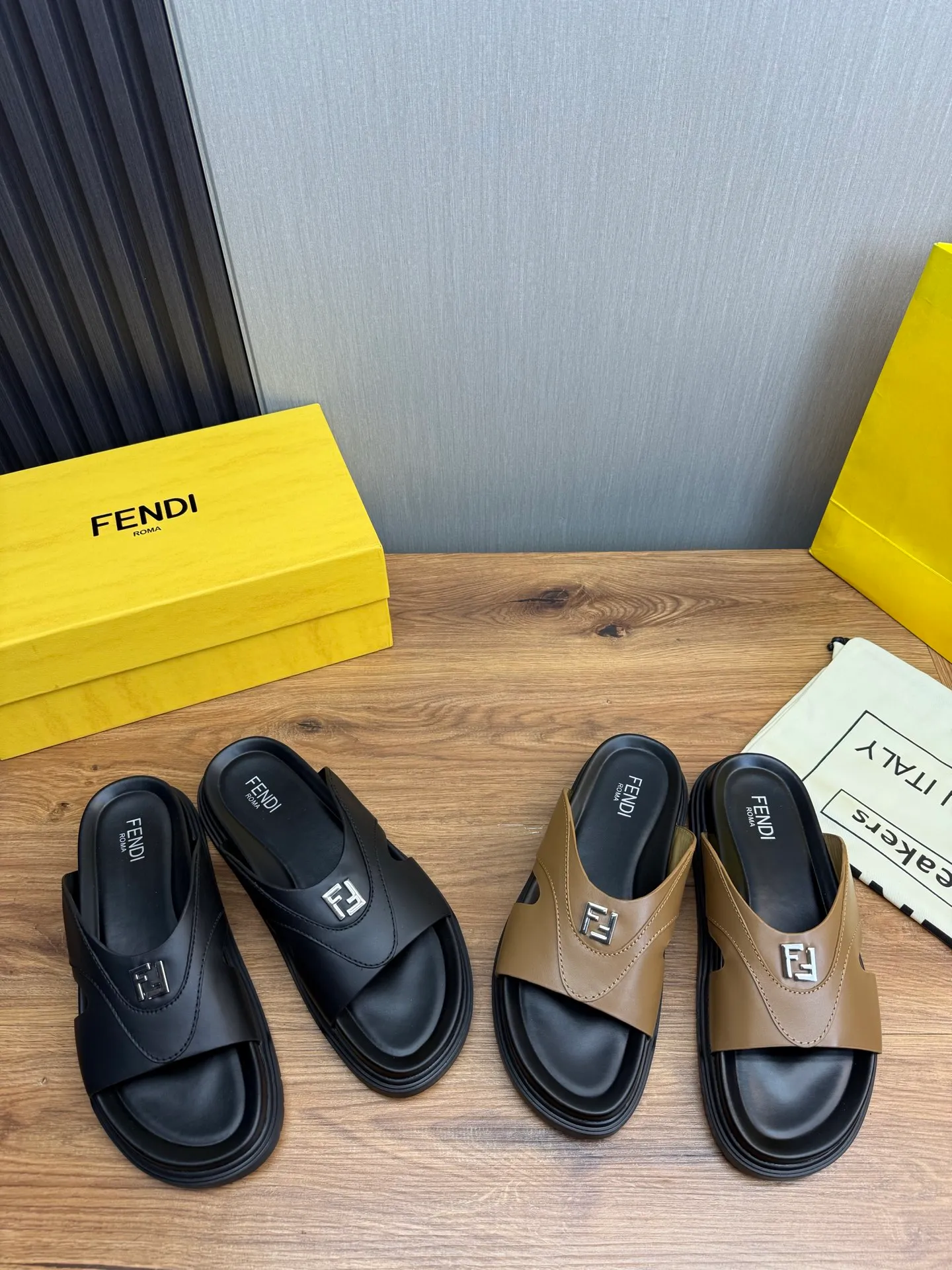 Men's shoes 💰400💰 Fendi men's slippers, made one to one on the FENDI official website, sizes 38-45 45 46 🉑️Customized!